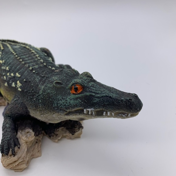 Realistic Alligator On Rock- Resin Indoor/Outdoor Aquarium Decor 12”Long - Picture 5 of 10